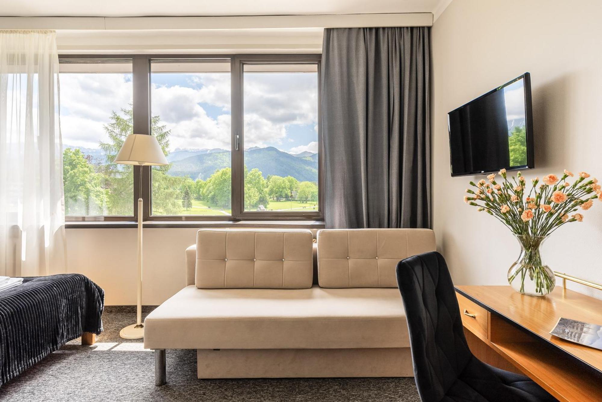Hotel Helios 300M Od Krupowek Nowy Basen Od 12 Lipca Zakopane Ngoại thất bức ảnh